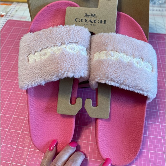 Brand new with tags coach sport slides pink size 7 still in the bag - Picture 3 of 8